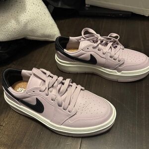 Nike lilac shoes size 8
